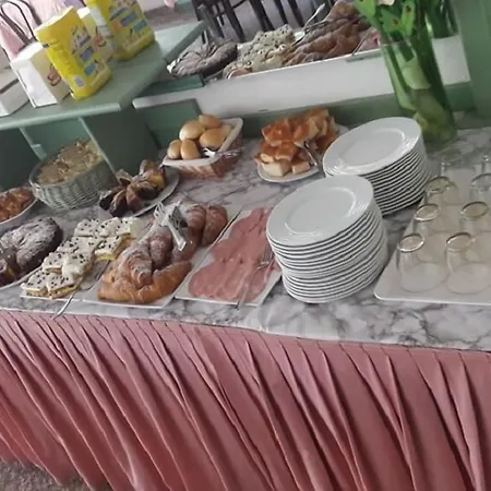 马里亚尼酒店 3* 利多迪卡马约雷